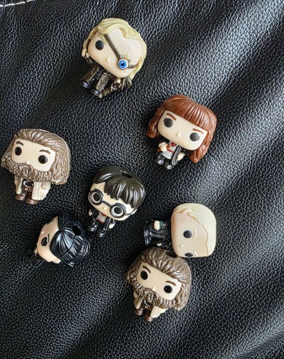 Хари потър- шал, книга, фигурки