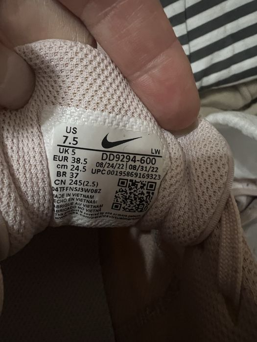 Продаются кроссовки  оригинал «Nike”
