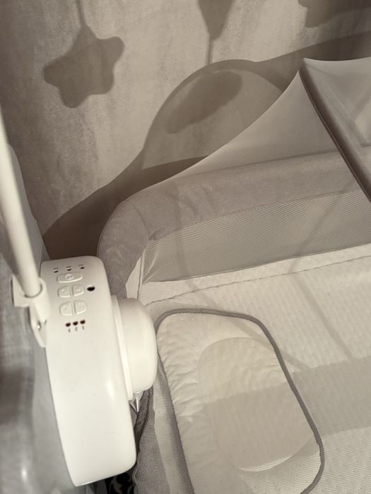 Кровать-манеж с автоукачиванием и музыкой