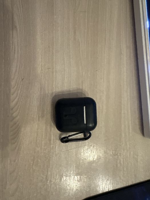 Airpods продается