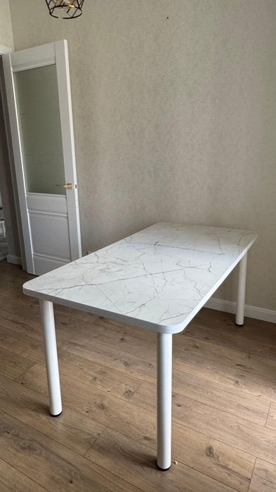 Продоется кухонный стол