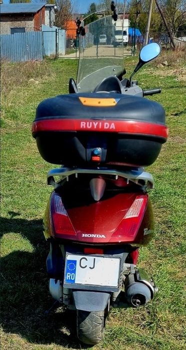 SCHIMB CU ATV  MAXI Scuter HONDA PANTHEON de 150 an 2005 KM 15000