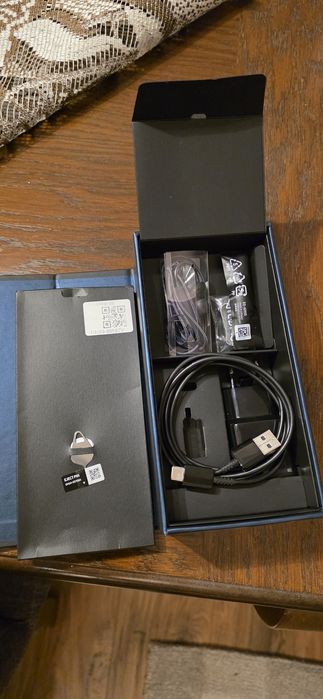 Samsung galaxy note 8+оригинален калъф Samsung!