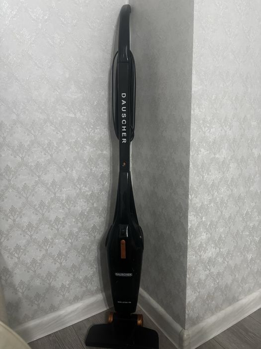 Продам вертикальный пылесос