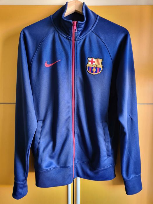 Горнище Barcelona, шорти Valencia, гети на Liverpool, кори Adidas