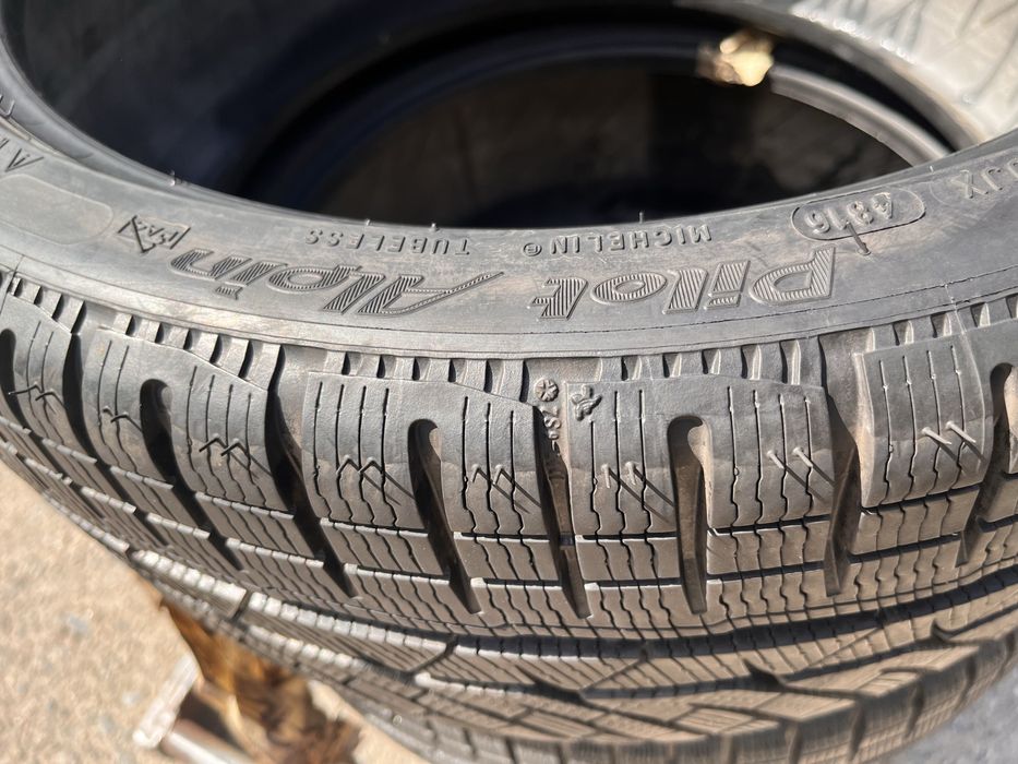 Два баллона Michelin – 255//35//19