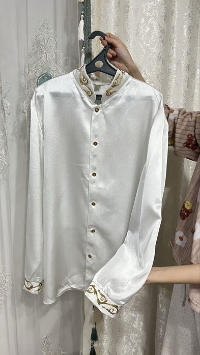Рубашка қазақи ою өрнегімен