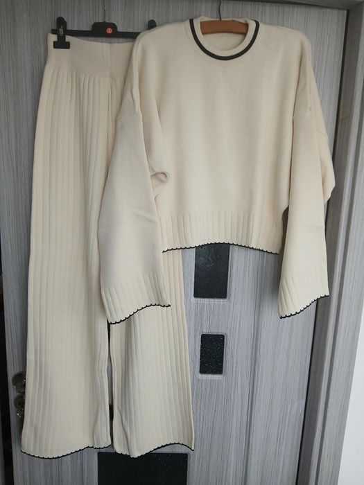 Compleu tricot damă..Mărime Universala