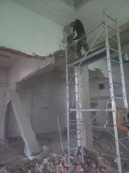 Decopertare Gresie-F Demolare Decupare Taiere  Pereti Beton București