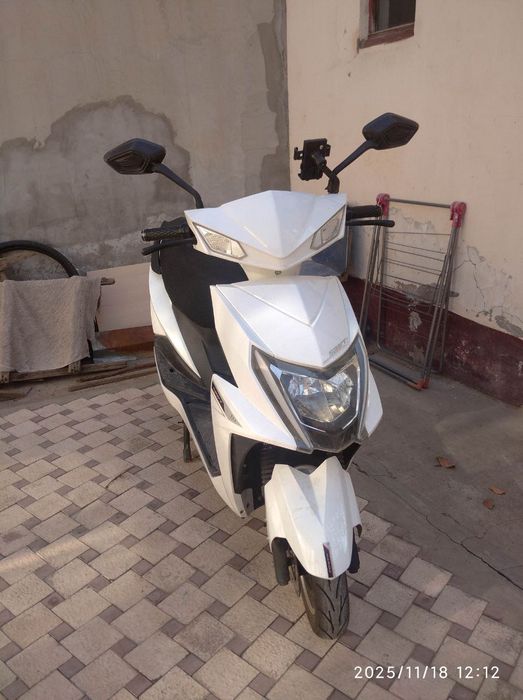 Elektr Skuter sotiladi