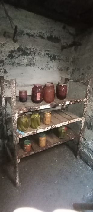 Продам в заподном погреб