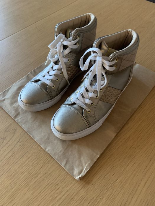 Дамски обувки GUESS - размер 38