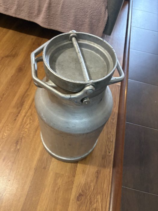 Vand candel pentru lapte in stare buna