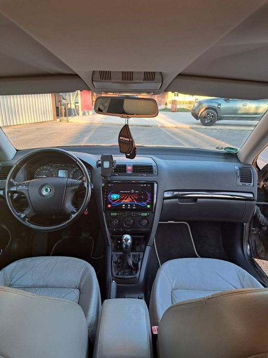 Vând Skoda Octavia 2 EDITION 100