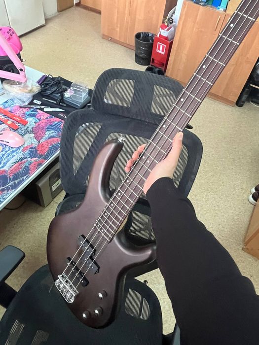 Бас-гитара Cort Action PJ + чехол и комплект струн