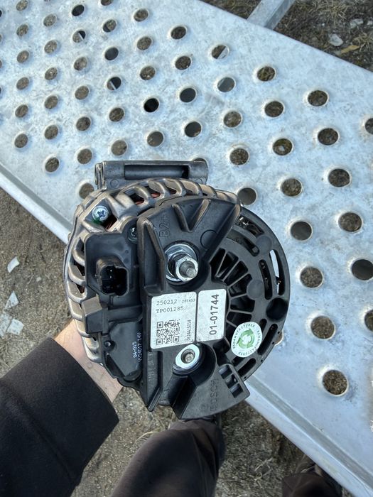 Alternator BOSCH  Dacia Logan 1.4 1.6 Benzina