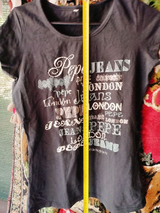 Tricou casual de damă Pepe Jeans London – Negru cu imprimeu text, Mărime M / L