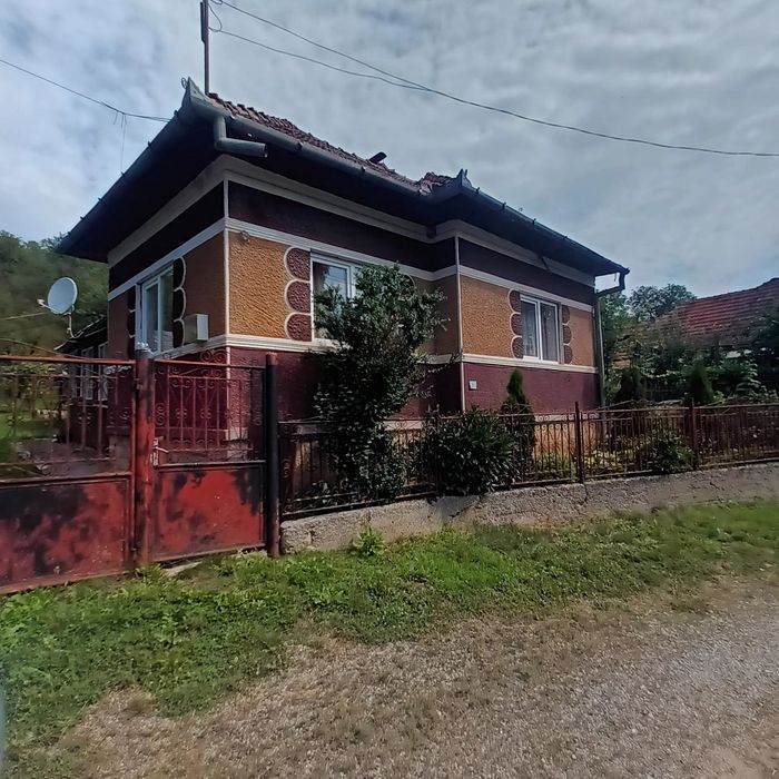 Vand casa locuibila