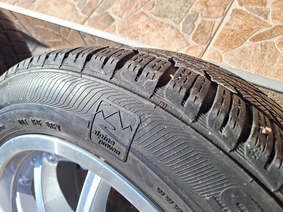 Vand jante auto pe 16, potrivite pentru diferite modele