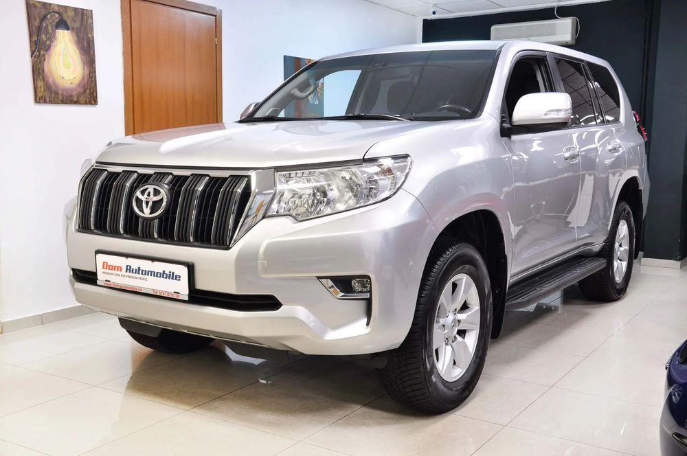 Toyota Land Cruiser STOC TVA Deductibil GARANTIE OFICIALA Camera Clima Automata 4x4