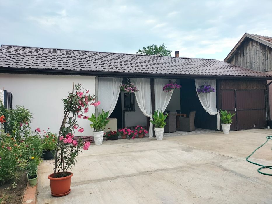 Vând Casa în Nojorid /Teren 887 mp