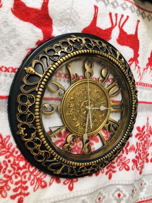 Ceas de perete auriu