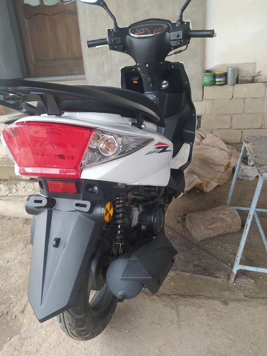 Скутер бензиновый