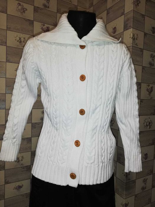 Кофточка  девочке в школу