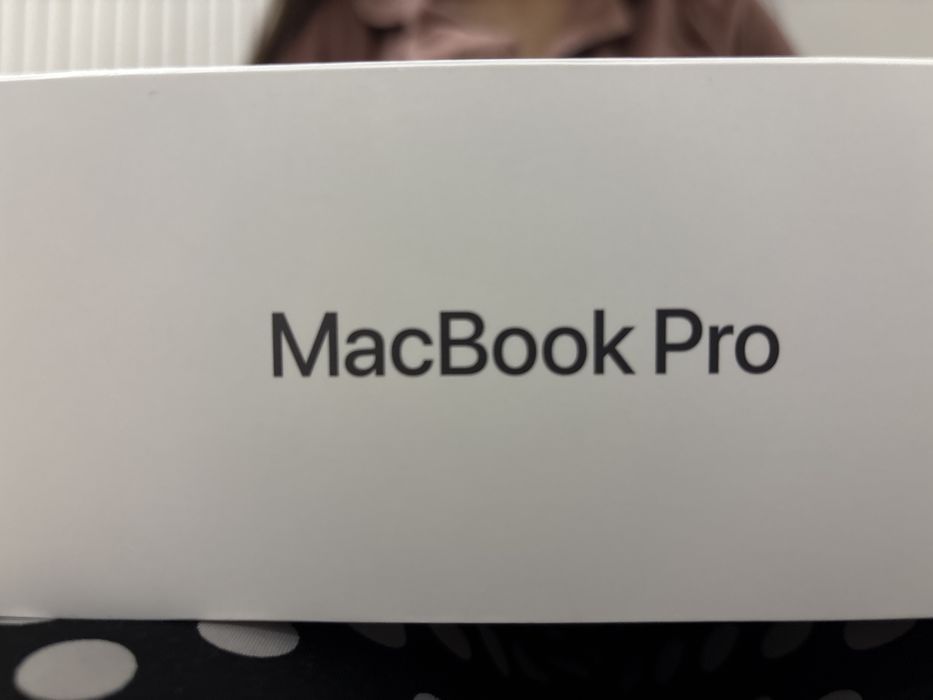 MacBook pro M4 Pro chip 24 GB 512GB storage