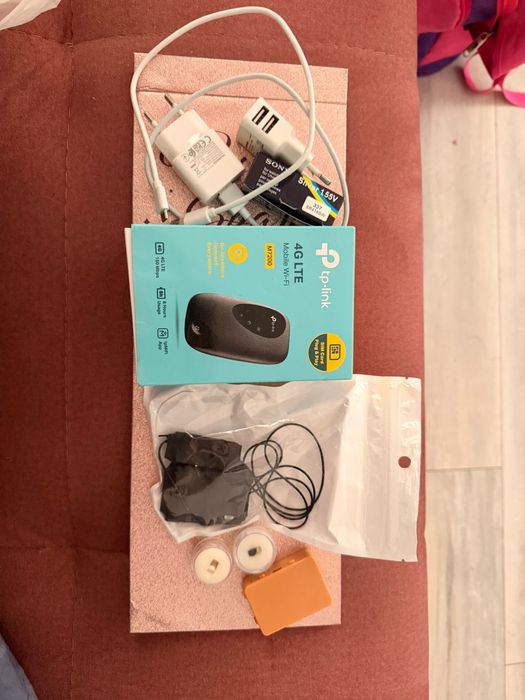 set 2 casti - camera-audio-video-router