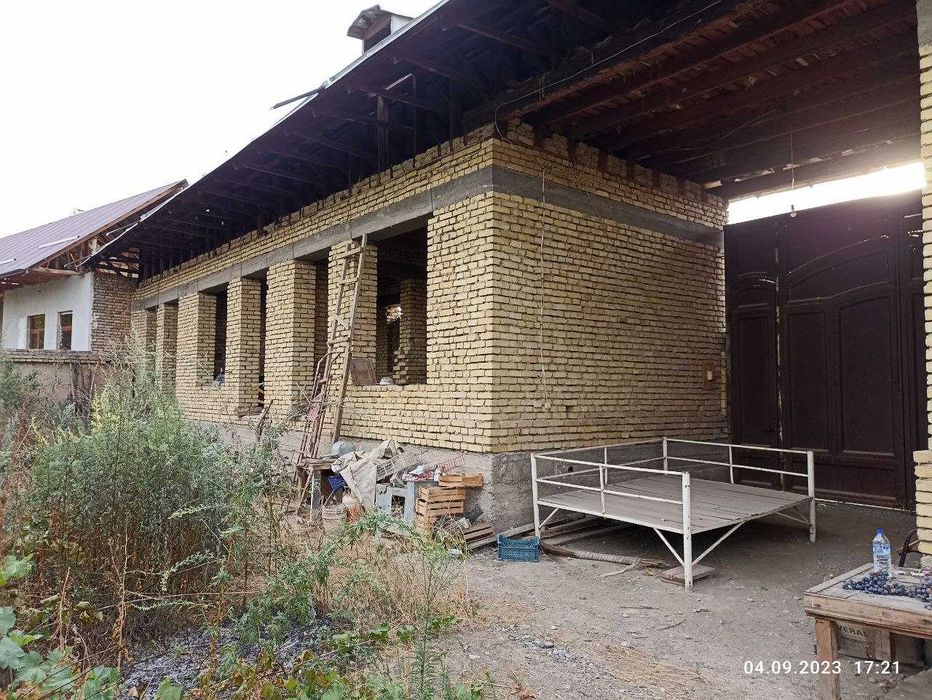 Ховли сотилади 12 сотих Мирпустин кучаси мулжал 9 дамас охирги бекати.