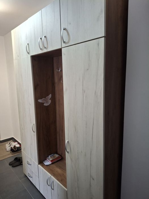 Cuier dulap în stare foarte buna