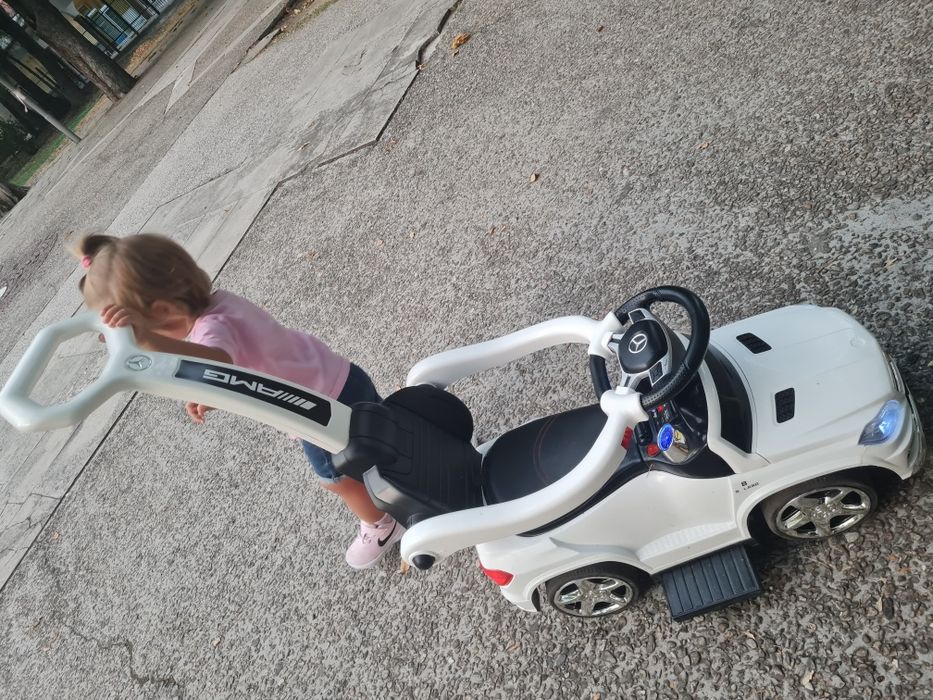 Кола за бутане с родителски контрол Мерцедес