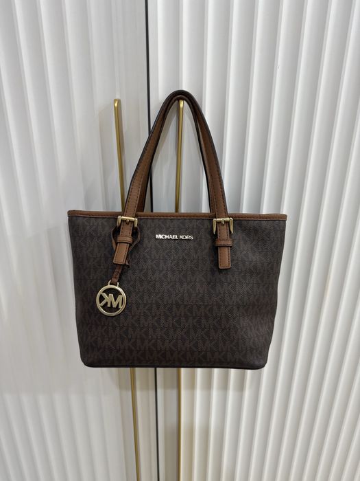 Продам брендовую сумку