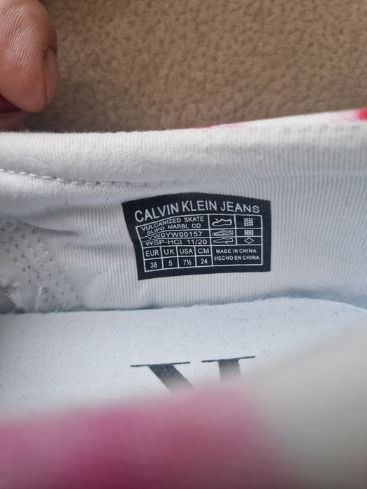 Teniși  Calvin Klein marimea 38