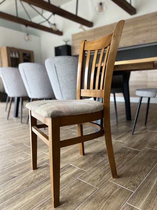 Продавам комплект маси и 6 стола от масивно дърво и стъкло – 350 €