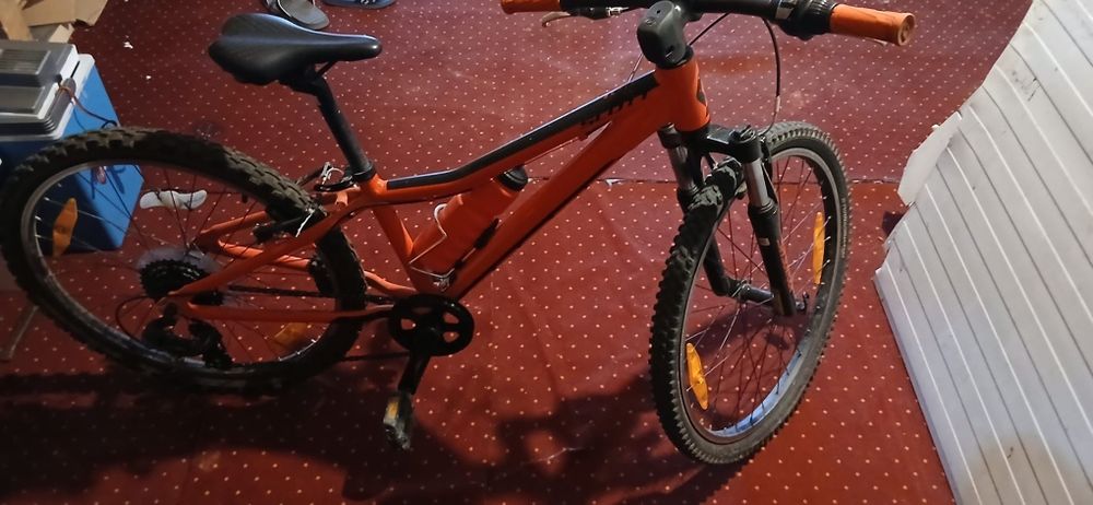 Vând bicicleta scott