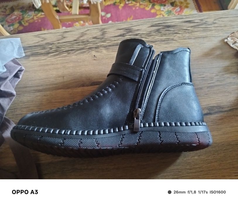 Продаю имнии ботинки