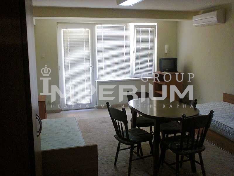 Дава се под наем Едностаен апартамент в Варна, Базар Левски - 30 кв.м за 280.5 € - Снимка #4