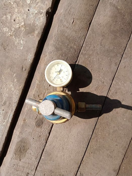 Продам кислородный редуктор,Водомер.