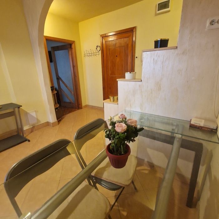 Închiriez apartament 4 camere