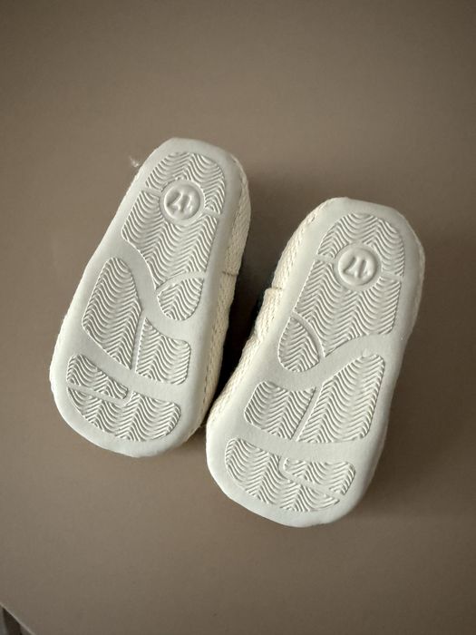 Продам пинетки 6-12 мес