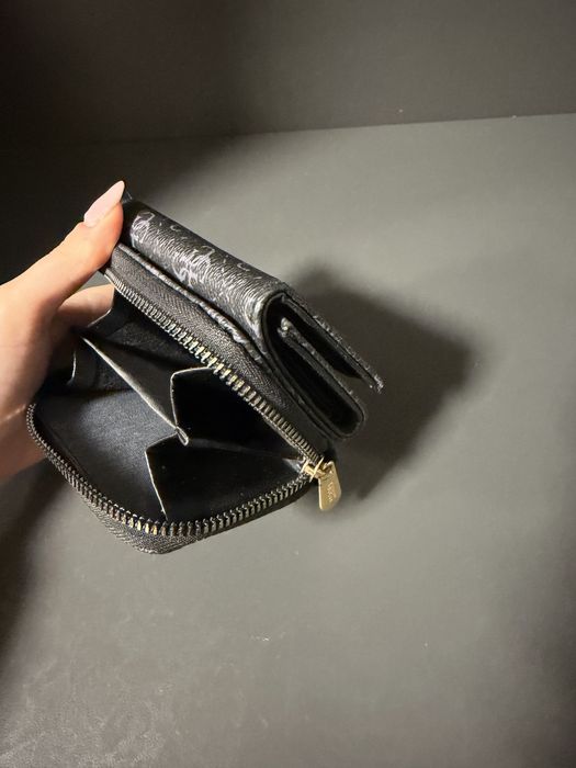 портмоне на guess