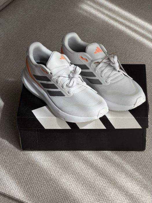 Оригинальные кроссовки Adidas