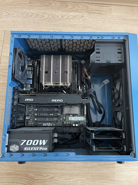 Настолен компютър, подходящ за гейминг и 3D моделиране.