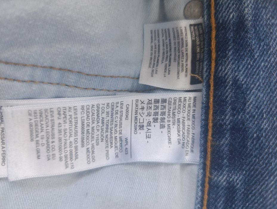 Продаются джинсы levi's