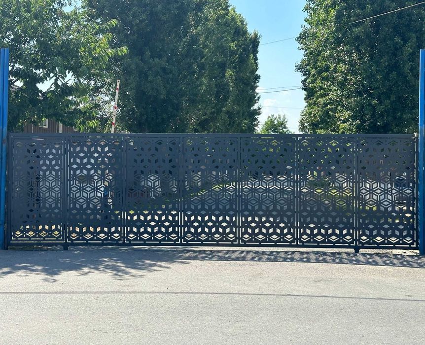 Porti,garduri, balustrade,scari metalice, confecții metalice ,terase