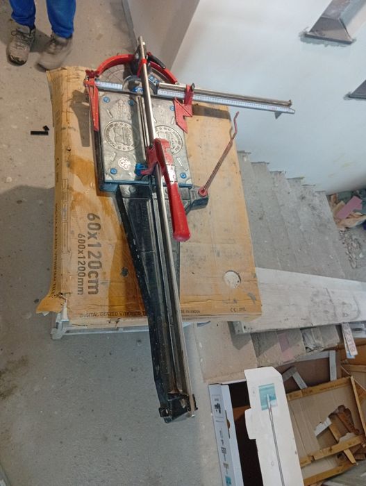 Mașină de faianță și gresie montolit