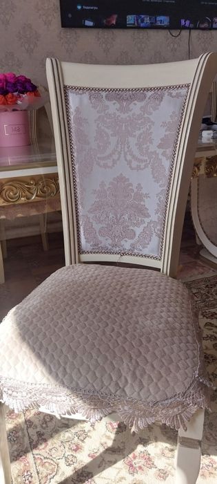 Стол  12орындығымен сатылады.