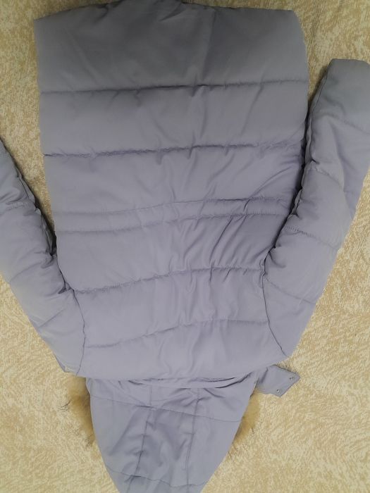 Продам куртку на девочку